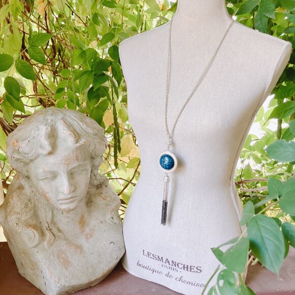 VTG Silver Tone Tassel Necklace Blue Cabochon Rhinestone Long Pendant Bold Retro - Picture 13 of 13